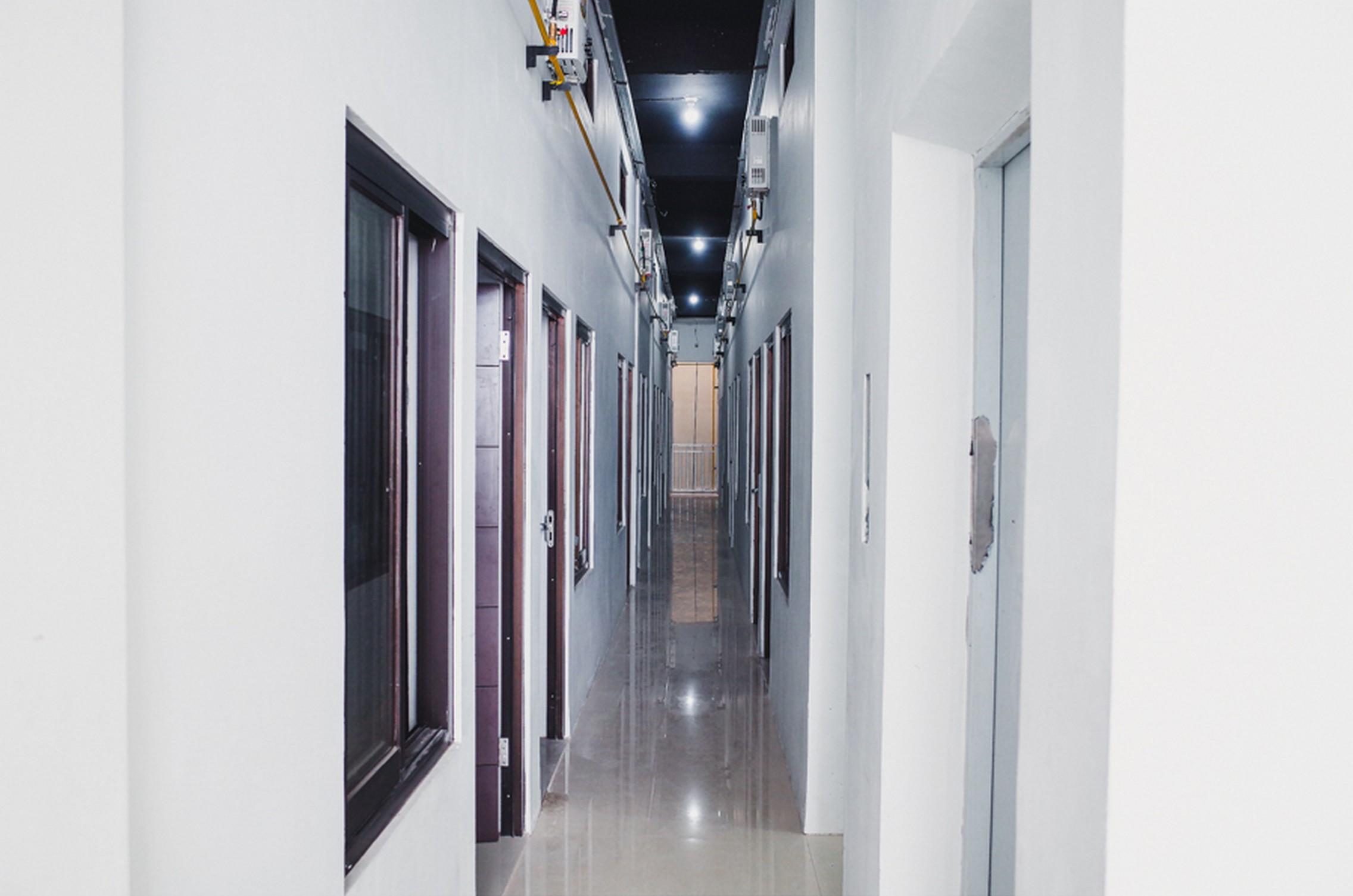 Hotel Reddoorz Near Hayam Wuruk Plaza à Jakarta Extérieur photo